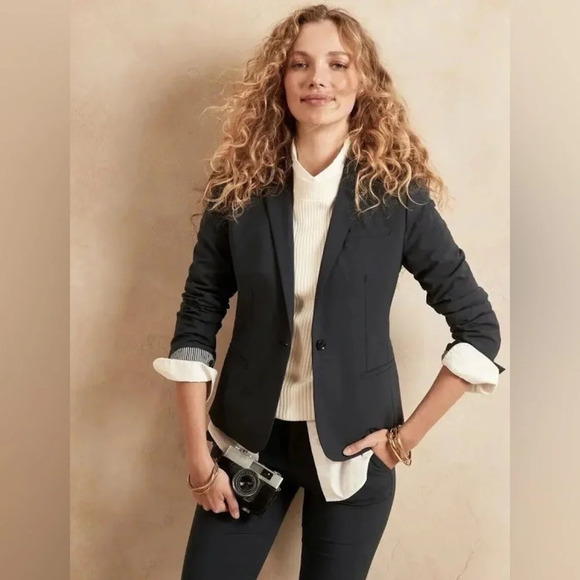 Banana Republic Charcoal Blazer - Picture 1 of 9
